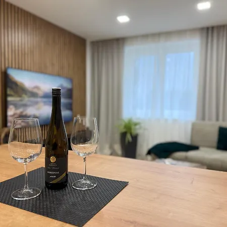 Luxury Near Prague - Garden - Parking דירה