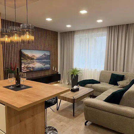 Luxury Near Prague - Garden - Parking דירה