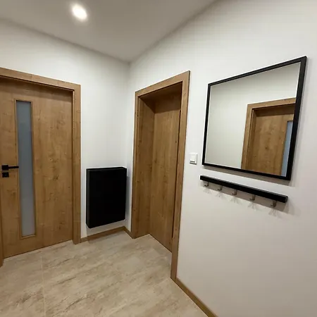 Luxury Near Prague - Garden - Parking דירה *